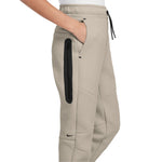 Sportswear Tech Fleece Jogger (Big Kid)